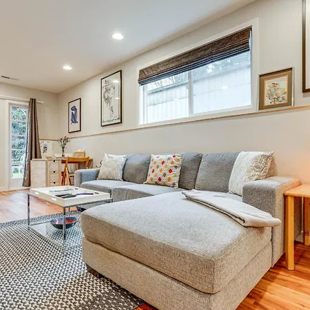 Modern Seattle Apartment Near Green Lake!